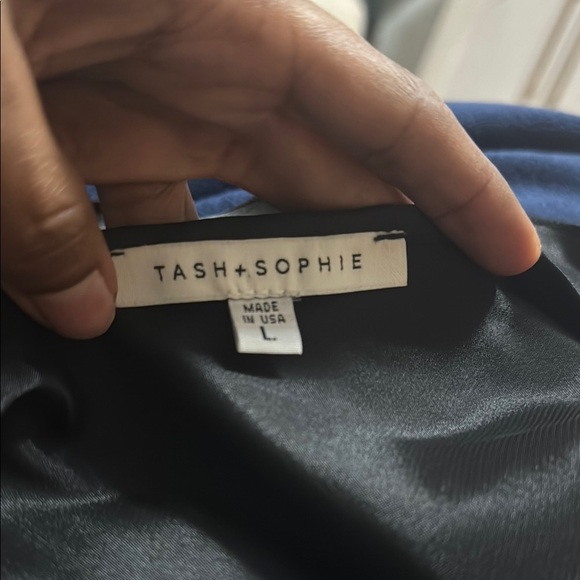 TASH + SOPHIE black satin like top halter knotted top size Large - Picture 4 of 6